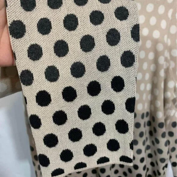 WOMAN’S TANJAY sweater. Gradient dots. New condition. Size large. - Picture 5 of 7